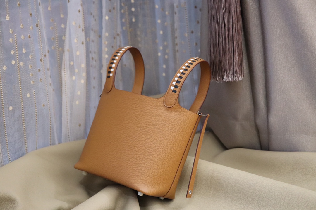 에르메스 피코탄18 레더 트레사쥬 골드브라운 앱송